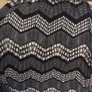 Medium LuLaRoe Jill skirt
